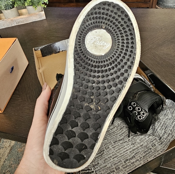 Kid's size 1 dance shoes - Picture 5 of 8